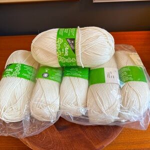 Baycrest Aran weight yarn 100 g six balls